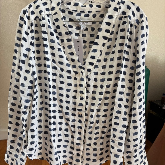 NWT Amour Vert Kaya Washable Silk Blouse, white and blue polka dot, size Medium - Picture 2 of 6